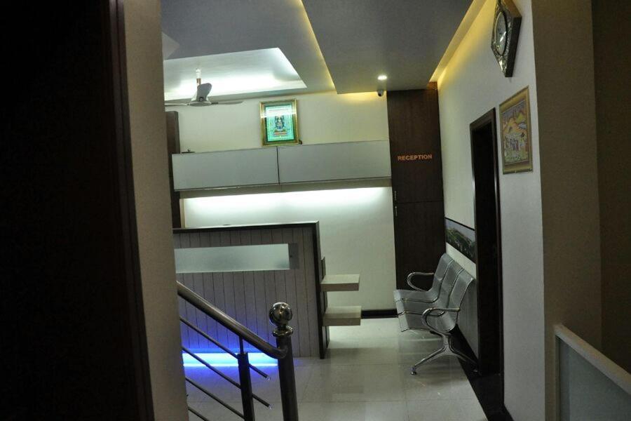 Hotel Indrani Chittorgarh ภายนอก รูปภาพ